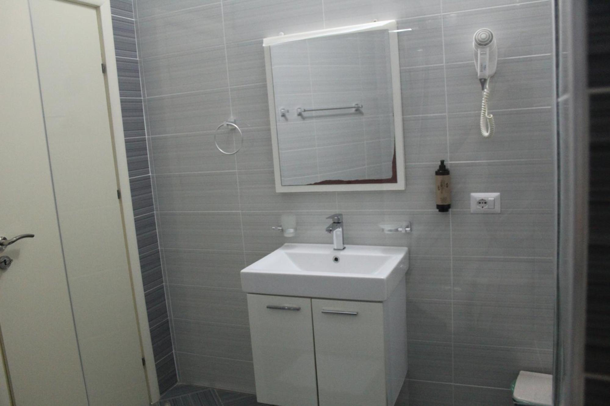 Hotel Agel Sarande Exterior photo