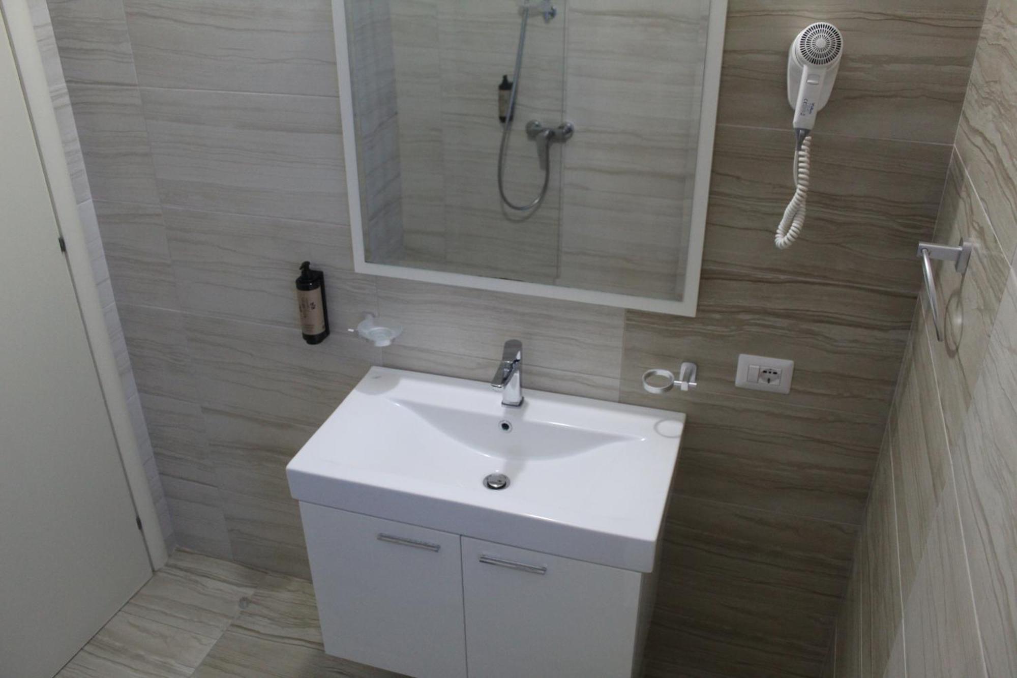 Hotel Agel Sarande Exterior photo